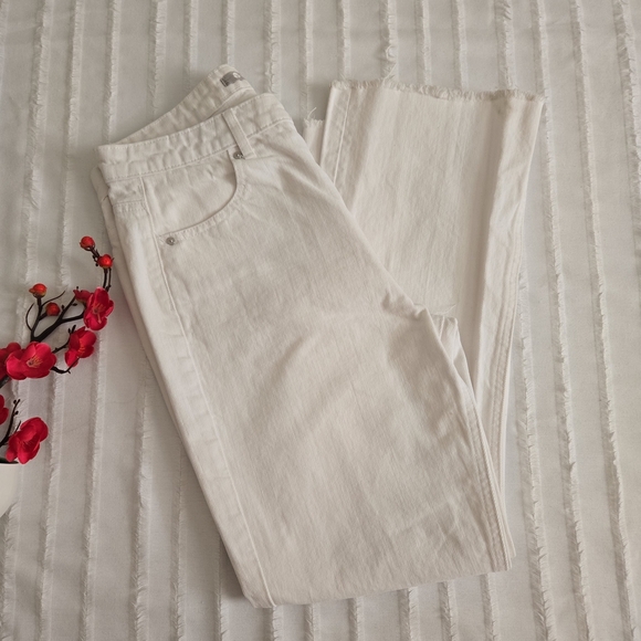 Tractr White Jeans - Picture 6 of 9